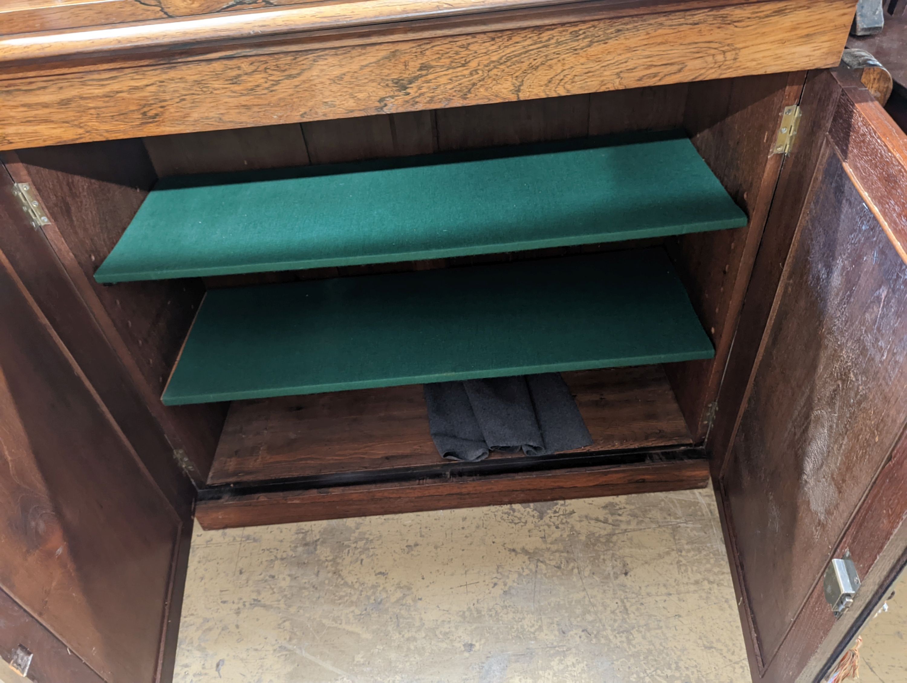 An early Victorian rosewood chiffonier, width 101cm, depth 45cm, height 127cm